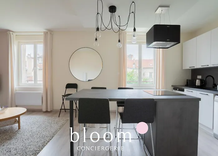 Le Solignac Neuf Et Equipe דירה *